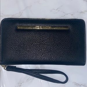 NEW STEVE MADDEN Wallet/Wristlet